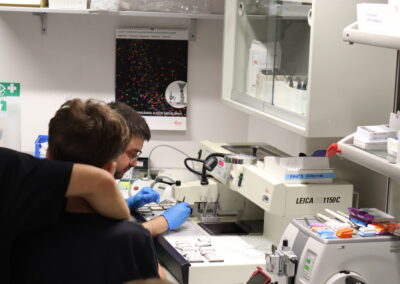 Foto de las jornadas de puertas abiertas el 5 de julio de 2025 en el CIBA en el marco del proyecto InvestIACS Aquí hacemos ciencia