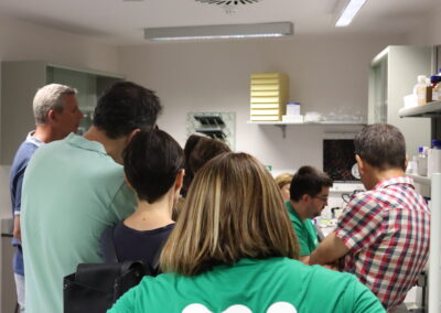 Foto de las jornadas de puertas abiertas el 5 de julio de 2025 en el CIBA en el marco del proyecto InvestIACS Aquí hacemos ciencia